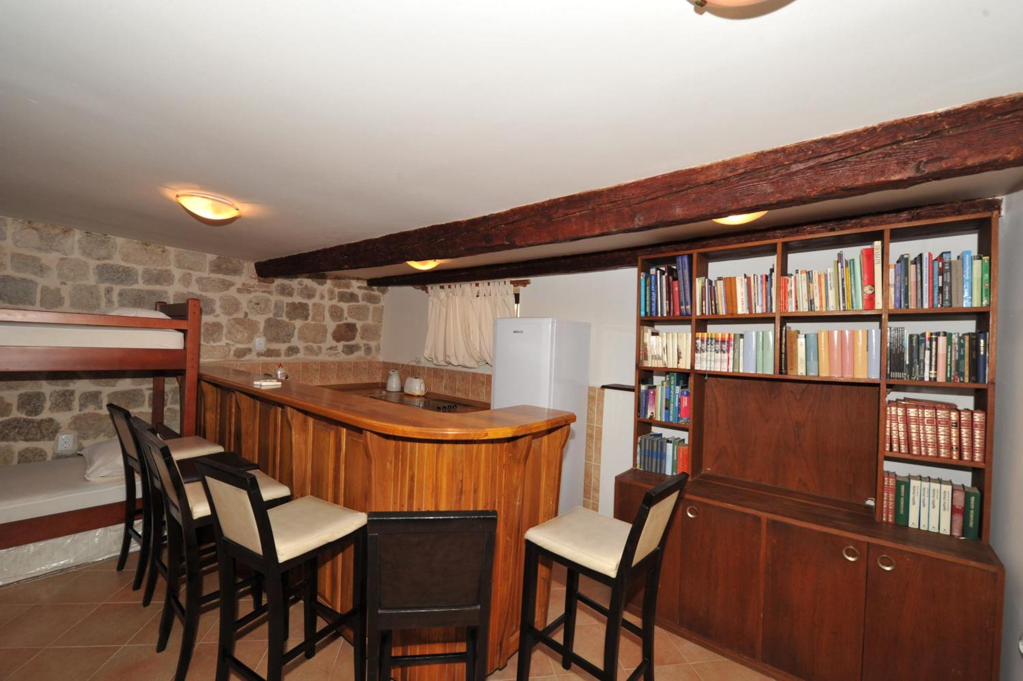Apartments Monika Old Town كوتور المظهر الخارجي الصورة
