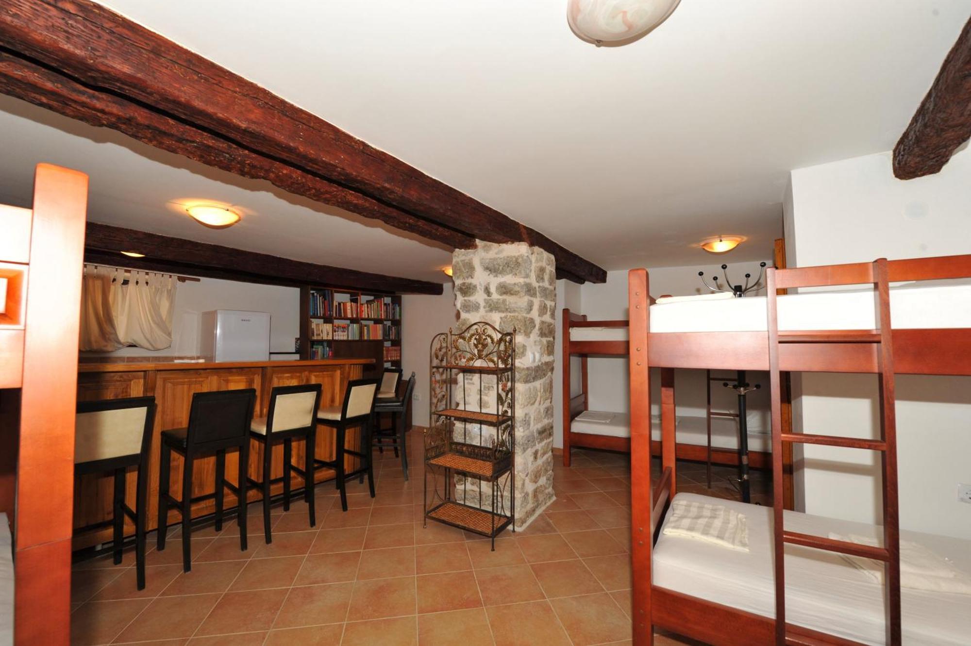 Apartments Monika Old Town كوتور المظهر الخارجي الصورة
